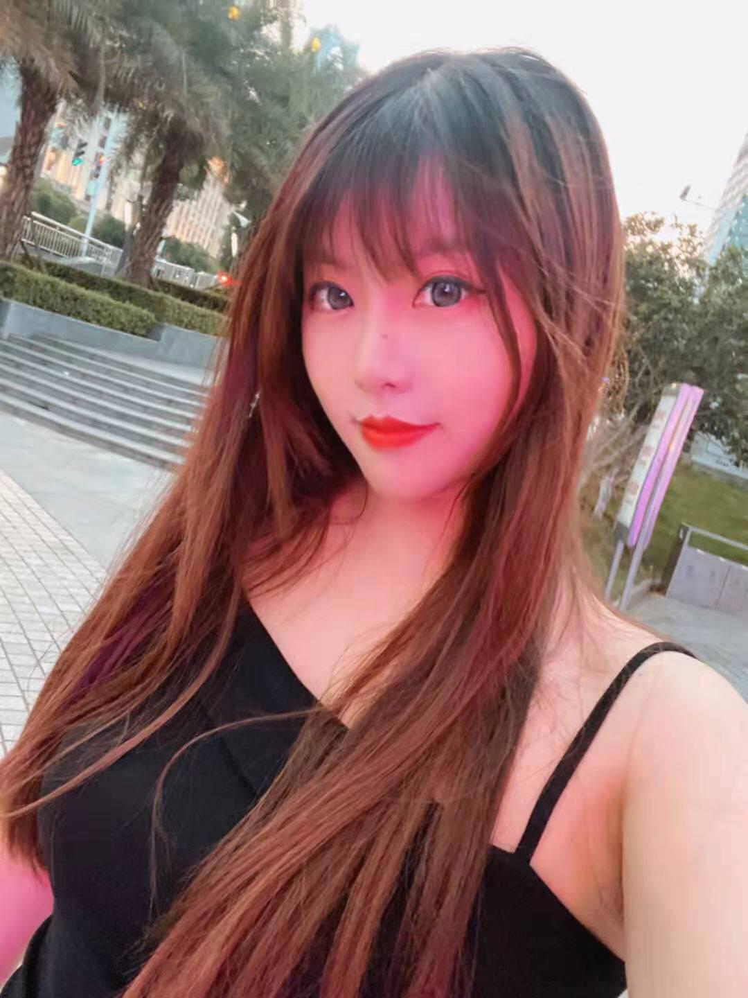 漂亮的年轻妹妹偶尔做兼职